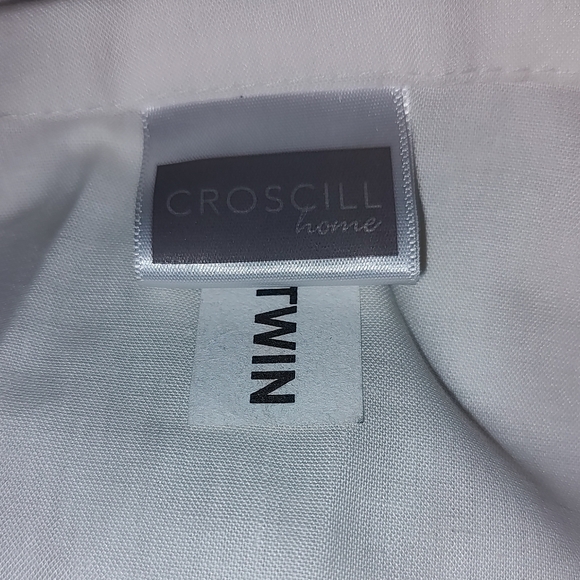 Croscill Twin Comforter Set, NWOT - Picture 8 of 10